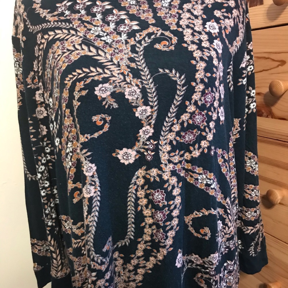 MAURICE’S paisley blouse - Picture 3 of 4